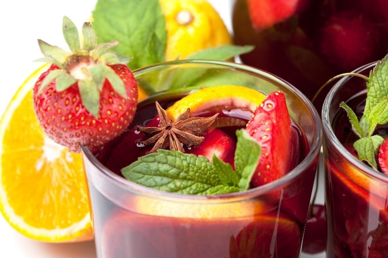 How to make Mediterranean Sangria?